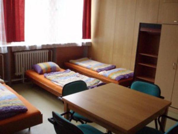 Hostel Monty Ricany (Central Bohemian) Ngoại thất bức ảnh