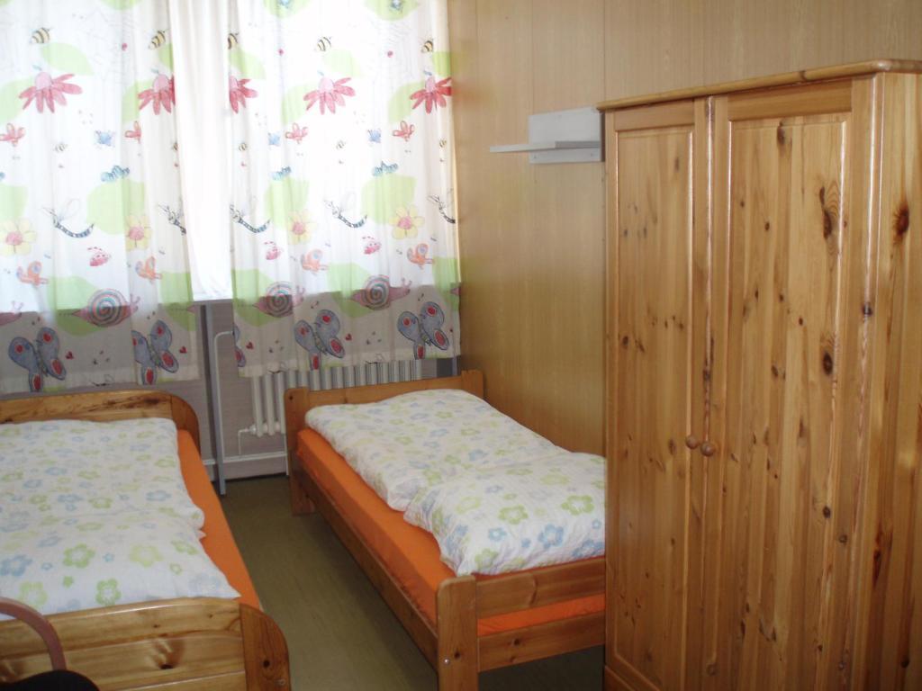 Hostel Monty Ricany (Central Bohemian) Ngoại thất bức ảnh